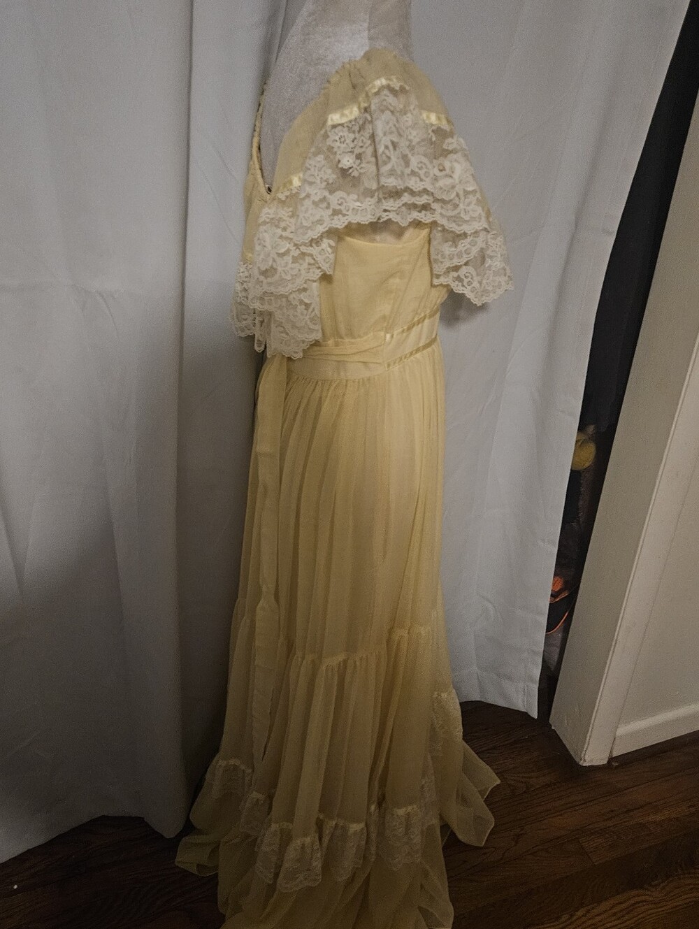 Vintage Gunne Sax Dress 11 Buttercream Yellow Off The Shoulder Lace Full Skirt M - Picture 3 of 5